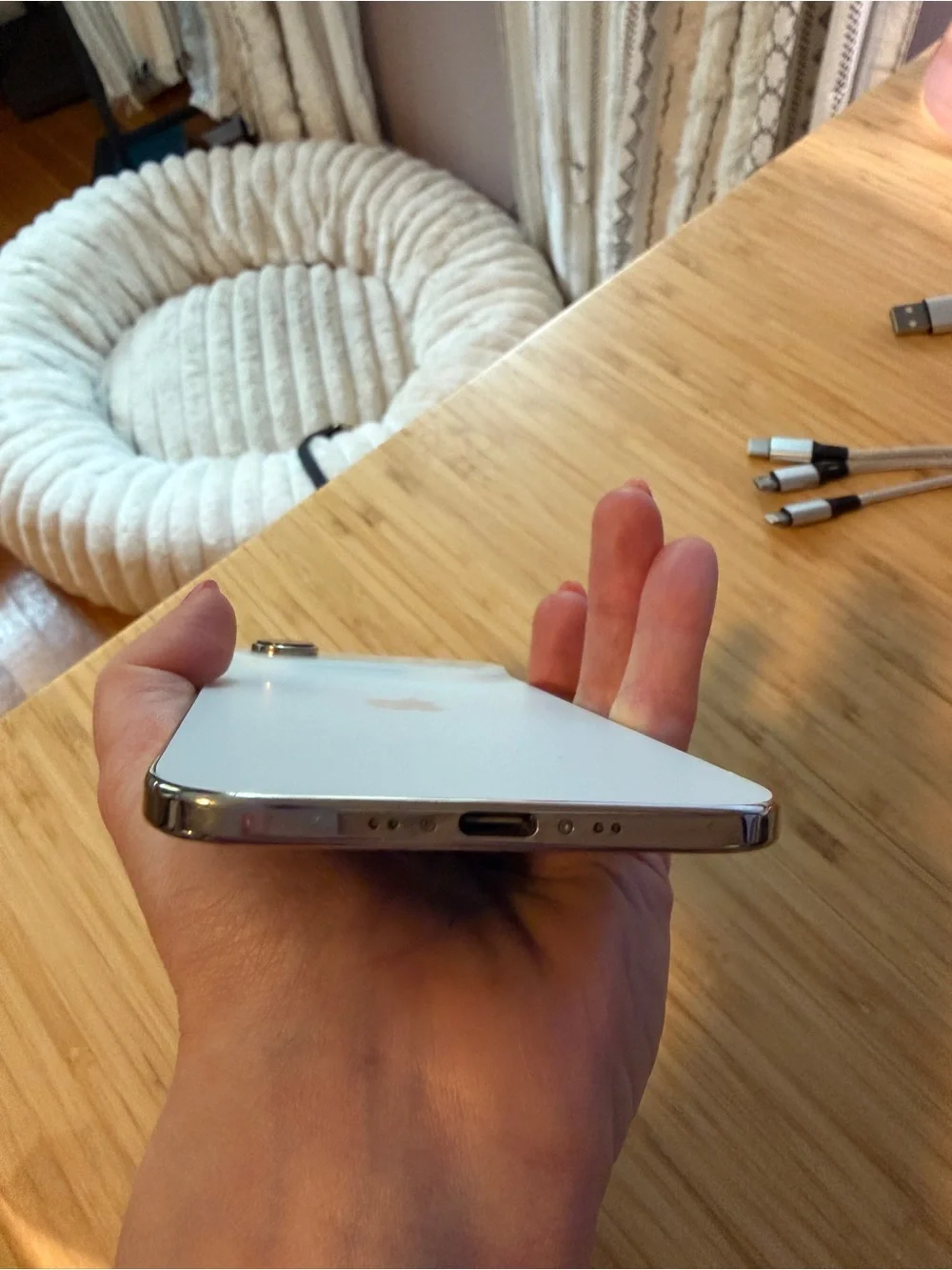 Apple iPhone Air White Gold 256GB Unlocked bought March 2026